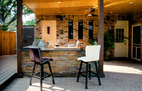 Must-Have Features for Your Moline Outdoor Kitchen