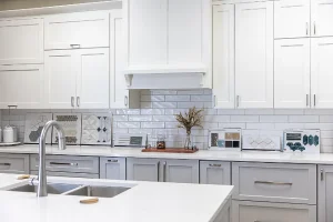 Riverbend- Kitchens-showroom-coal-valley-with-backsplash-and-backsplash-options