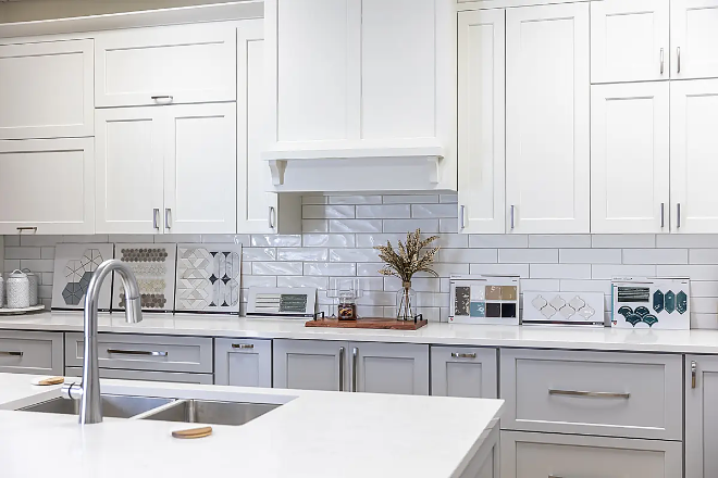Riverbend- Kitchens-showroom-coal-valley-with-backsplash-and-backsplash-options